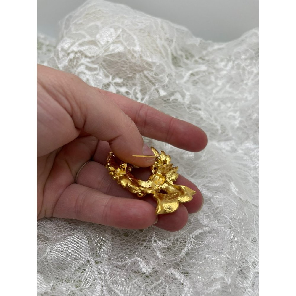 Napier Vintage Gold Tone Holiday Wreath Brooch - Picture 7 of 11